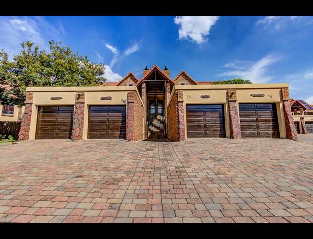 2 BEDROOM PROPERTY TO RENT IN GLEN MARAIS